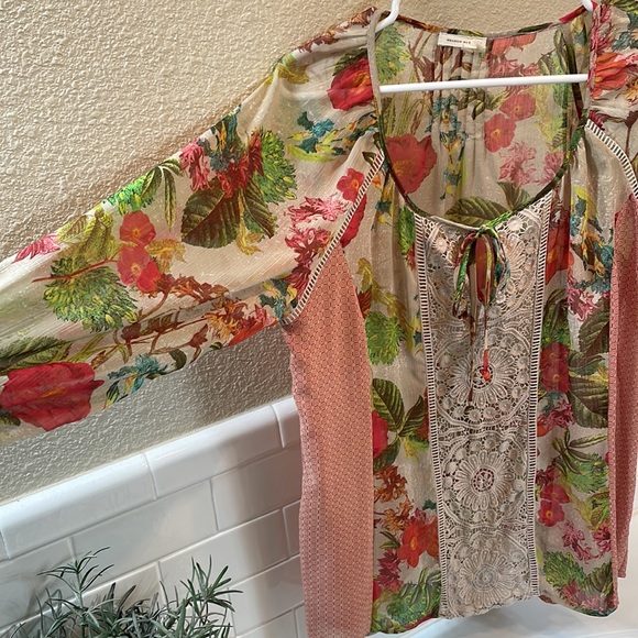 Anthropologie NEW condition Floral and crochet blouse . SZ Large . By Meadow Rue - Picture 3 of 8